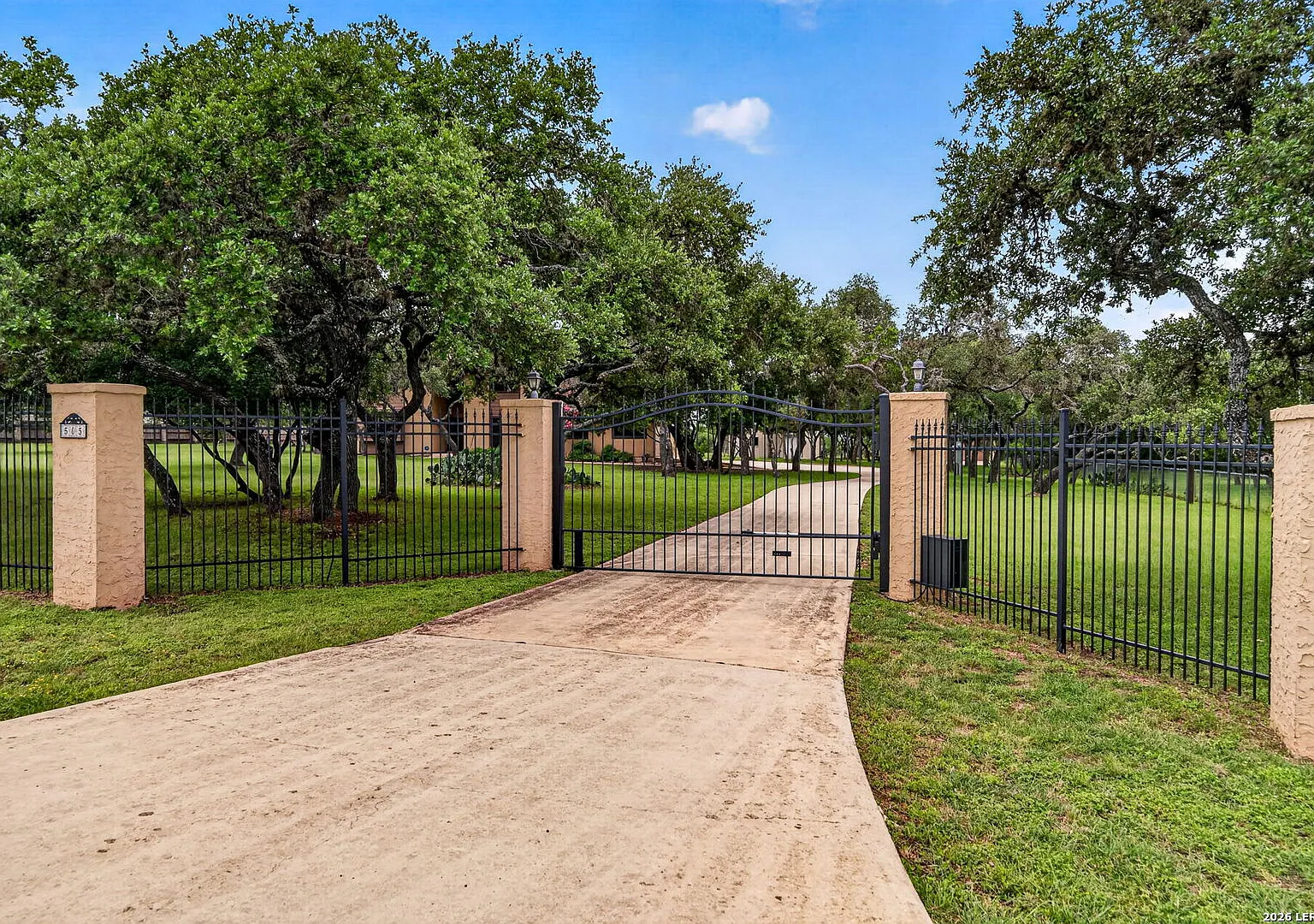 505 Oak Village Dr